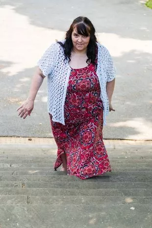 在英国妈妈为他离开家庭后,埃及男孩为他想要多个妻子辩护