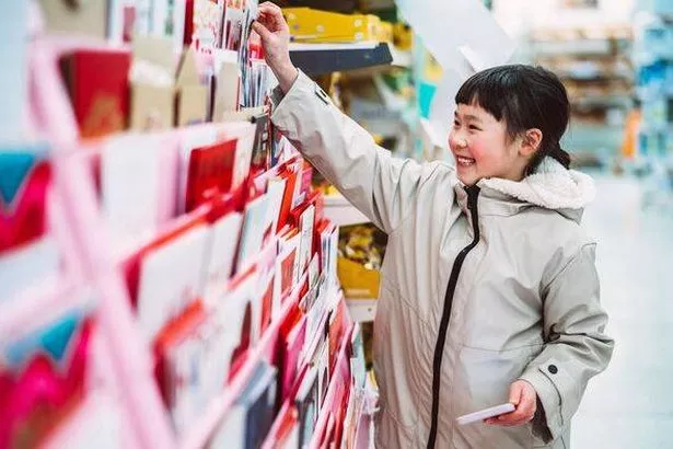 克林顿宣布关闭另外两家英国商店进行大规模清仓大甩卖