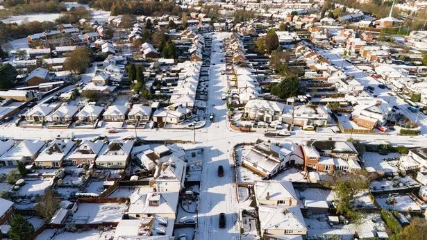 英国气象局降雪预报：随着更多警告的发布，英国周末将面临白雪皑皑的地区名单完整