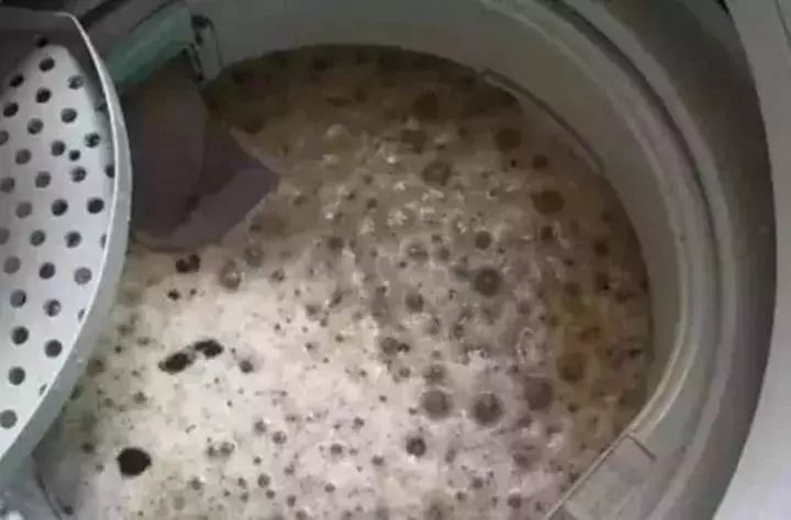 用你已有的55便士的清洁产品去除衣服上顽固的污渍