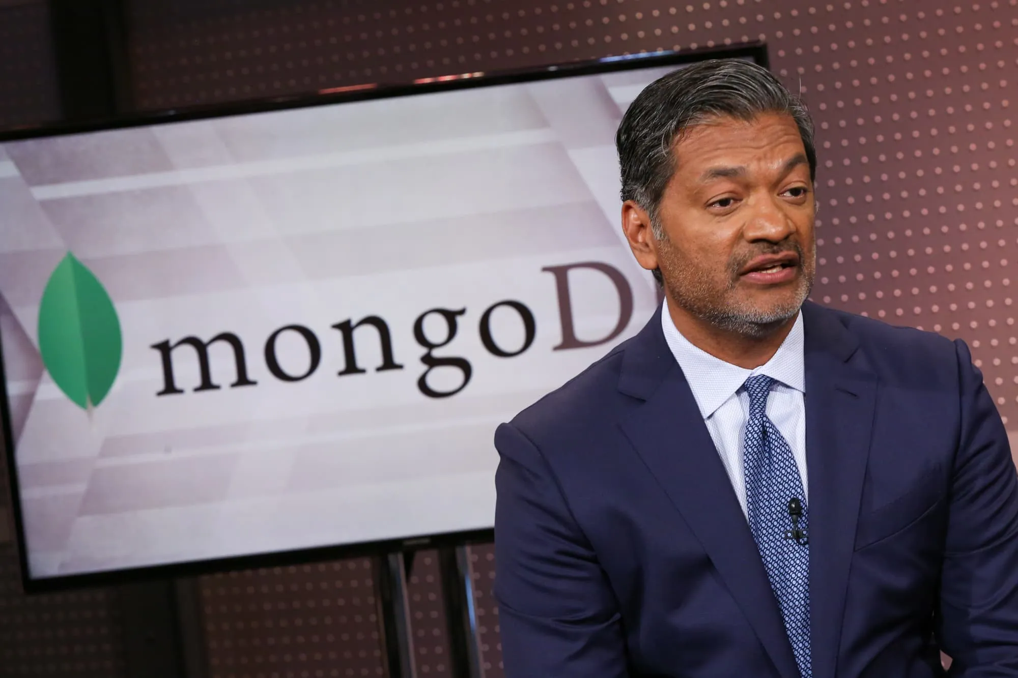 MongoDB公司：股票市场和投资策略在降级后受到审查