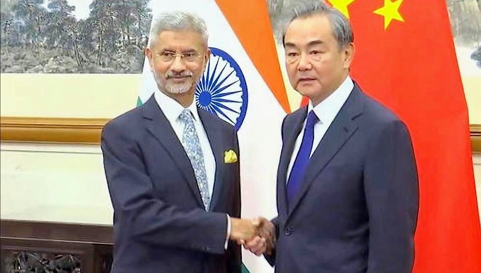 印巴防长在中国同框，共谋区域和平与合作的里程碑